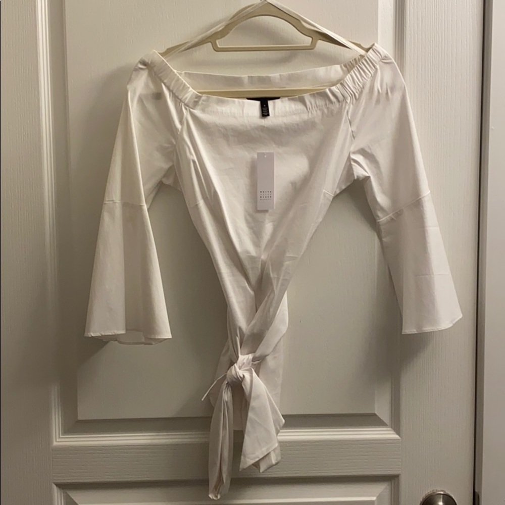 Brand new White House black market white top